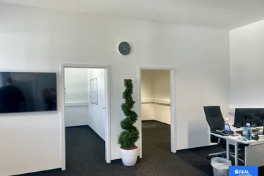 Moderne, neu sanierte Bürofläche direkt an der B70 in top Lage!