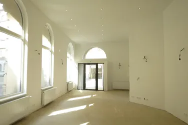 Tolle Lage, geräumige Fläche in 1080 Wien, Nähe Schönbornpark zu mieten