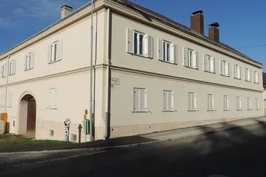 3 Zimmerwohnung , Gartenmitnutzung, Autoabstellplatz