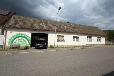 Gemütliches Landhaus - auch Zweifamlieneignung - mit Optimierungspotenzial