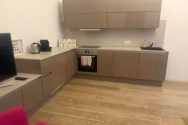 2 Zimmer in klassisch schönem Altbauwohnung in 1070 Wien
