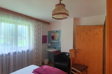 Ortsteil St. Jakob - Wohnhaus mit Potential!