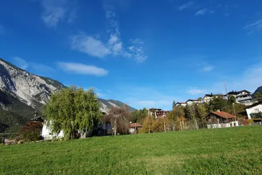 Sonnige, zentrumsnahe Grundstücke mit Ausblick!