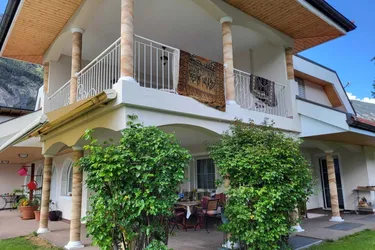 Elegantes Wohnhaus mit zusätzlichem Baugrund!