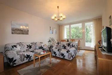 Expose Teilmöblierte 2-Zimmer-Wohnung mit großer Loggia und Grünblick Nähe Doblhoffpark