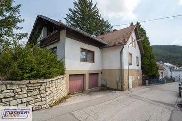 Expose Renovierungsbedürftiges Einfamilienhaus in Berndorf!
