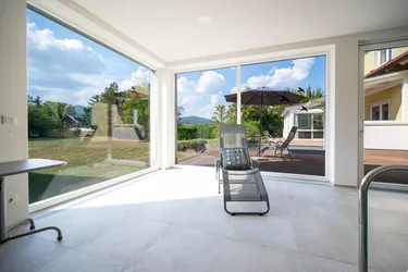 Landhaus mit Hallenbad auf 5.000m² großem Grundstück in Sooß!