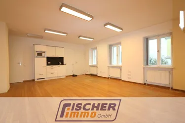 BÜRO/PRAXIS mit drei Räumen in einem historischen Gebäude im romantischen Schlossergässchen in Zentrumsnähe