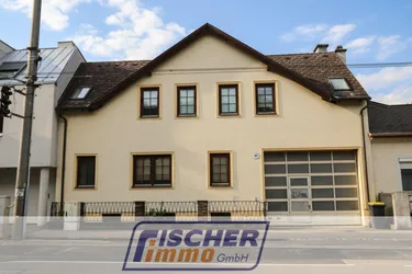 BÜRO- oder ORDINATIONSGEBÄUDE mit einer Nutzfläche von ca. 320 m² inkl. mehreren Garagen- und Autoabstellplätzen