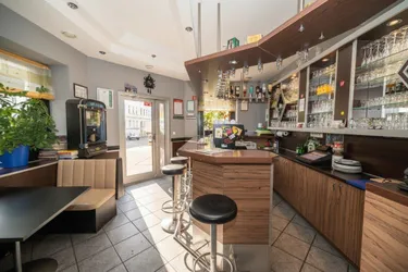 Top Cafe-Bar mit kleiner Wohnung!