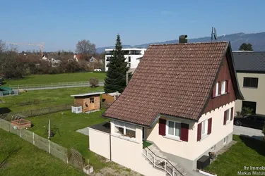 Idyllisches Haus mit Spitzgiebel-Charme und Garten – klein, aber voller Möglichkeiten