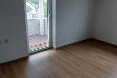 Preiswerte 3 Zimmer - Wohnung, Höchst