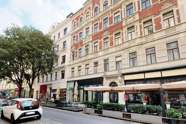 OBENAUF - IM SERVITENVIERTEL