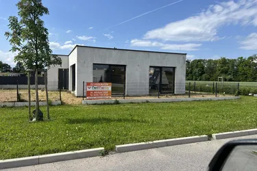 Bungalow, 4 Zimmer, 2 Kfz Stellplätze, Seezugang, Fertigstellungsarbeiten nötig
