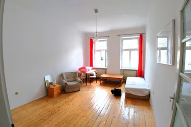 Renovierungsbedürftige, helle Singelwohnung in zentraler Lage!