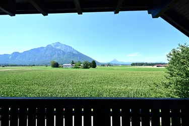 ANIF | Großzügige 3-Zimmer-Wohnung mit Loggia, herrlichem Untersbergblick und direkter Grünlage