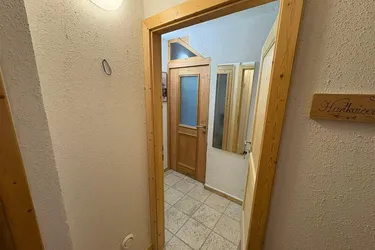 Ellmau am Golfplatz, kleines und schickes Zimmer mit Diele, Duschbad-WC und Süd-Westbalkon!