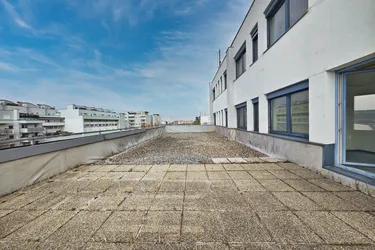 268m² Büro mit 111m² Terrasse zur alleinigen Nutzung | Klima | Parkplätze | auf bis zu 668m² erweiterbar | optionales EG-Lager mit 47m²