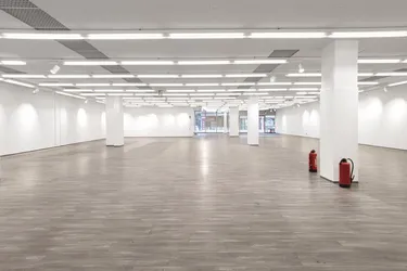 Geschäftslokal mit ca. 605m² in Einkaufspassage! Zentrumslage &amp; gratis Kundenparkplätze!