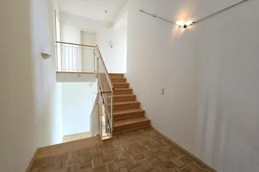 * * * GROSSZÜGIGE GARTEN-MAISONETTE im REIHENHAUS-STIL... GRAZER BESTLAGE - am RUCKERLBER (!)... 9 Radmin. zum LKH/MedUni... * * * 