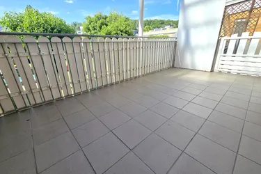 * * * 6 Radmin. zur TU-INFFELD... 10 Radmin. zum KAISER-JOSEF-PLATZ/OPERNHAUS... TERRASSE + BALKON... GANZTAGSSONNE... TIEFGARAGE * * * 