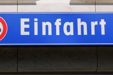 * * * TIEFGARAGENPLATZ im HERZ-JESU- und TECHNIKVIERTEL zu vermieten * * * 