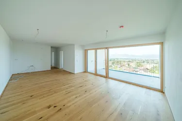 Traumaussicht in Hohenems: Wohnanlage Hangweg Top 1 mit Weitblick und Swimming Pool