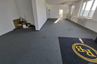 Gut geschnittenes Büro in guter Lage nahe U6 &amp; Handelskai