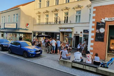 Modernes barrierefreies Geschäftslokal mit großer Auslagenfläche im Herzen von Mödling - sofort verfügbar !