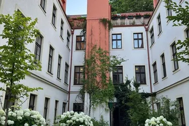 9, Nähe Gymnasium Wasagasse Rarität: Einzigartige Liegenschaft, wunderschöne Lage : Wohnen mit Kaufoption
