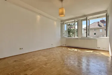 Sanierungsbedürftige Eckwohnung I Süd-West Ausrichtung I Ruhige Seitengasse I Viele Möglichkeiten zur Raumgestaltung I