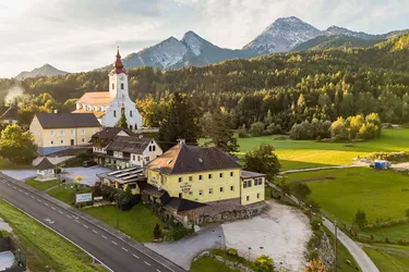 Drei Gebäude, ein Preis: Vielseitige Nutzungsmöglichkeiten in Top-Lage!