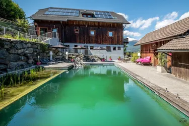 Alpine Eleganz trifft modernen Komfort – Chalet, Apartmenthaus oder privates Refugium in Naturlage