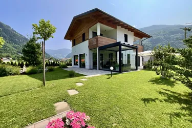 IHR PRIVATES PARADIES IN SEENÄHE! TRAUMHAUS MIT WUNDERSCHÖN ANGELEGTEM GARTEN UND VIEL PRIVATSPHÄRE! EINE KOMPOSITION AUS MODERNE, TRADITION UND ÄSTHETIK!
