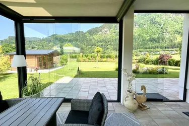 IHR PRIVATES PARADIES IN SEENÄHE! TRAUMHAUS MIT WUNDERSCHÖN ANGELEGTEM GARTEN UND VIEL PRIVATSPHÄRE! EINE KOMPOSITION AUS MODERNE, TRADITION UND ÄSTHETIK!