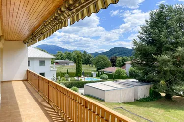 WOHNEN IN SEEBODEN! EIGENTUMSWOHNUNG MIT GROSSZÜGIGEM BALKON UND NATURPANORAMA INKLUSIVE.