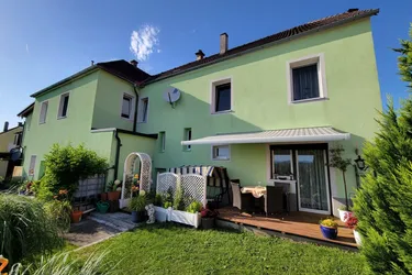Expose Mehrparteienhaus mit bis zu drei Einheiten im Zentrum von Strengberg