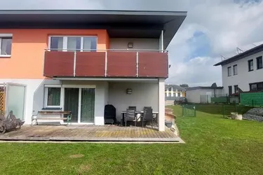 attraktive 3-Zimmer-Wohnung mit Eigengarten und PKW-Stellplatz im Freien
