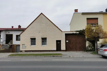 Expose Großes Grundstück mit 2 Wohngebäuden