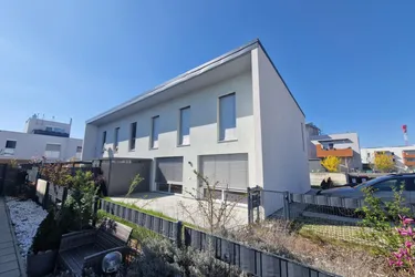 TOLLES WOHNJUWEL IN BESTLAGE VON KÖNIGSTETTEN MIT VIELEN HOCHWERTIGEN AUSSTATTUNGSDETAILS UND HOHER LEBENSQUALITÄT