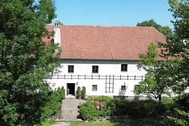 Der Lindenhof - Vierkanter am Ortsrand von Petzenkirchen mit großem Grundstück