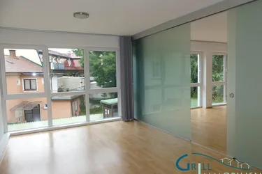GERÄUMIGE WOHNUNG DIREKT IM ZENTRUM!