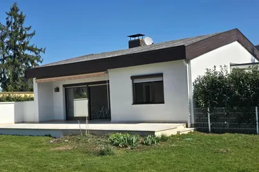 SOFORT BEZIEHBARER BUNGALOW MIT GROSSEM GARTEN FÜR GARTENLIEBHABER!