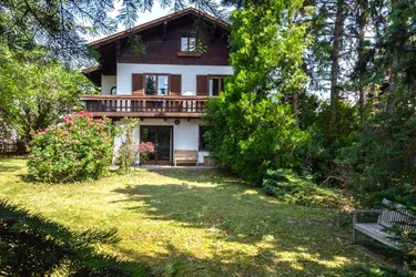 Einfamilienhaus mit idyllischem Garten - Würflach