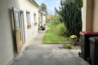 Klingenbach - Gepflegter Streckhof mit uneinsehbaren Grund mit netter Scheune und div. Nebengebäuden!