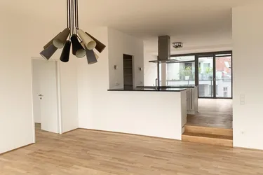 Terrassen-Loft mit Terrasse nur 50 Meter zur U 6/Nähe EURO-PLAZA