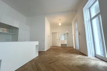 Repräsentativer, wunderschöner Altbau mit Terrasse + Garten - Erstbezug!