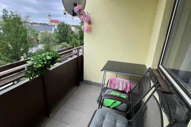 2 Zimmer Wohnung mit Balkon.