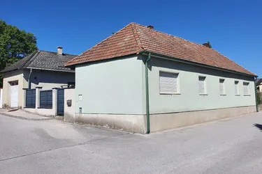 ebenerdiges Einfamilienhaus mit kleinem Garten