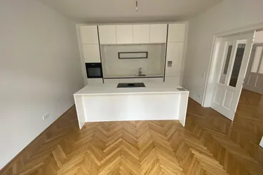 Sanierte 4-Zimmer-Wohnung mit kleiner Terrasse und privatem Aufzug in Andräviertel, 5020 Salzburg - zur Miete